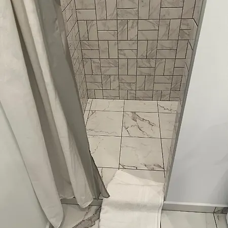 Apartmán Miro French - Quiet Chic, Free Private Parking