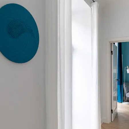 Miro French - Quiet Chic, Free Private Parking *