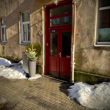 Miro French - Quiet Chic, Free Private Parking Apartment Riga