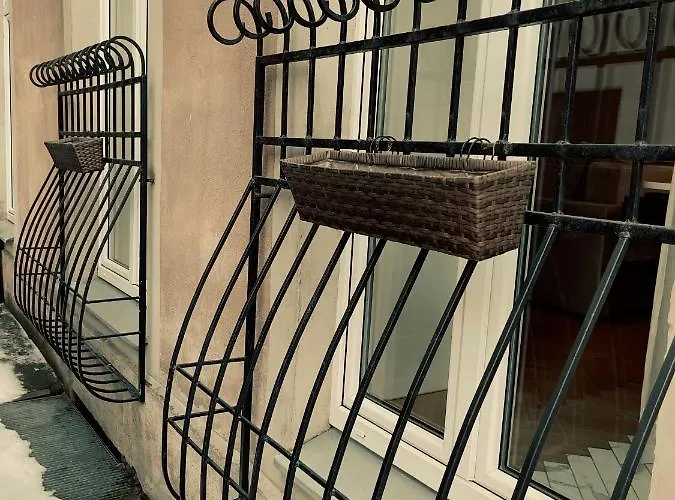 Miro French - Quiet Chic, Free Private Parking Dzīvoklis Riga