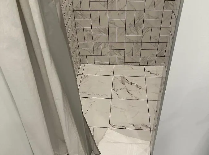 Dzīvoklis Miro French - Quiet Chic, Free Private Parking